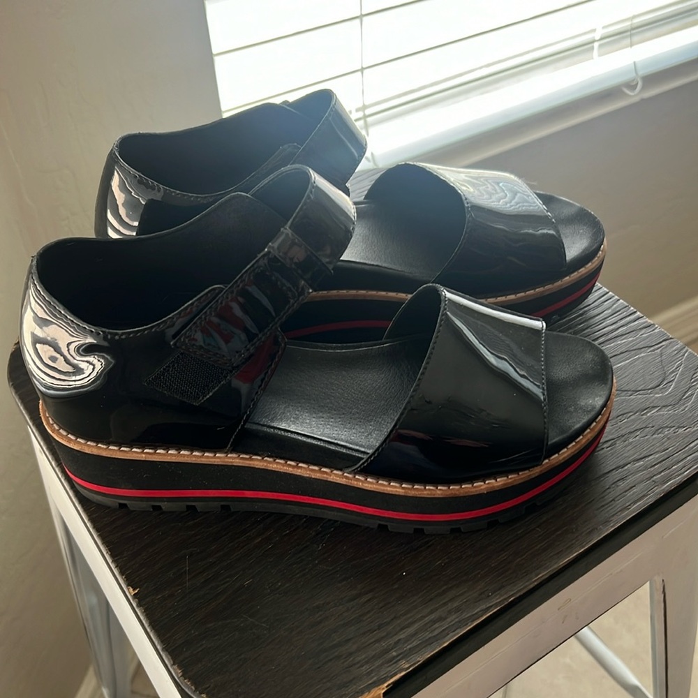 Like new Eileen Fisher patent leather platform sandal. Size 9 1/2.